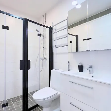 Neat Apartment *